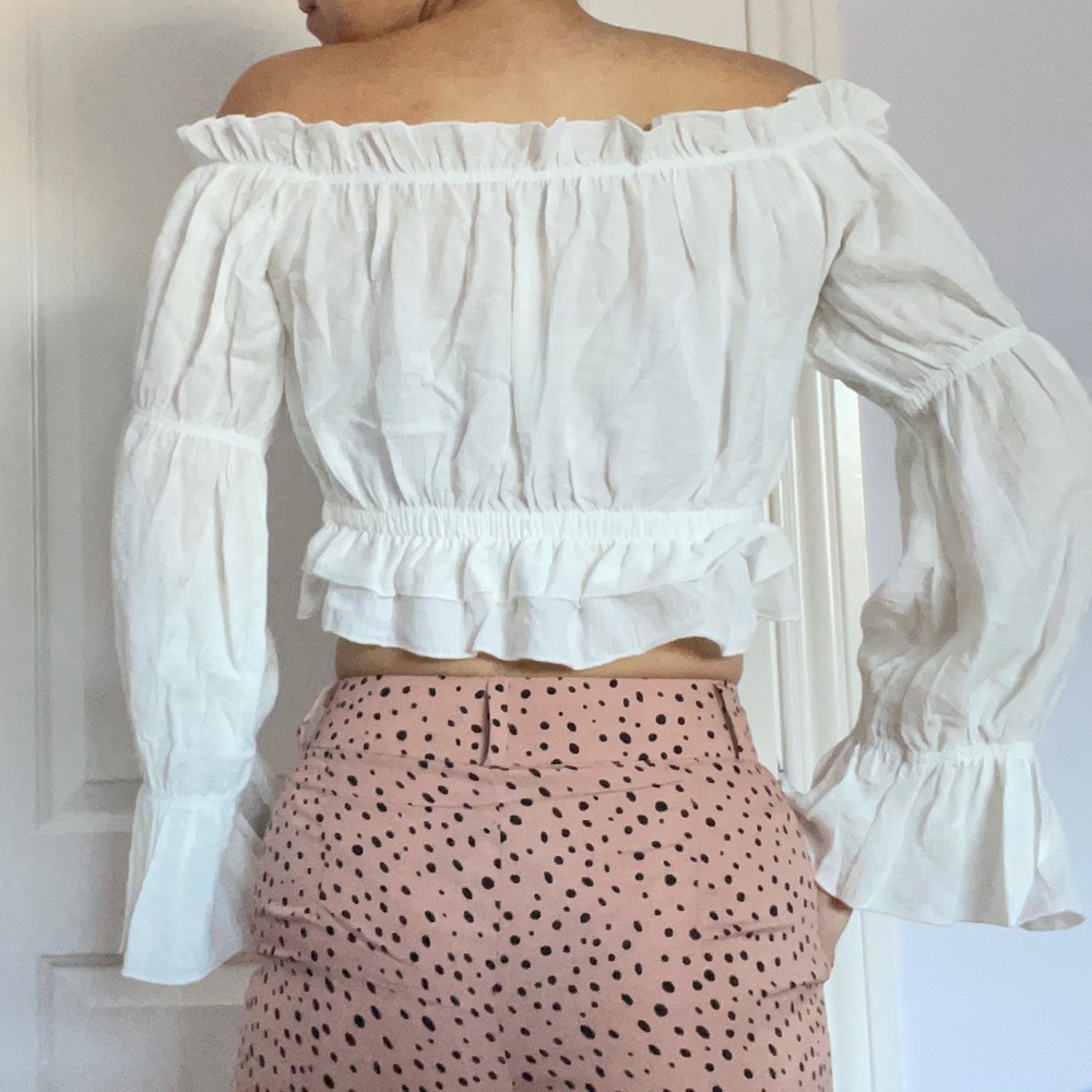 White top 🤍🤍🤍 - Picture 2 of 6